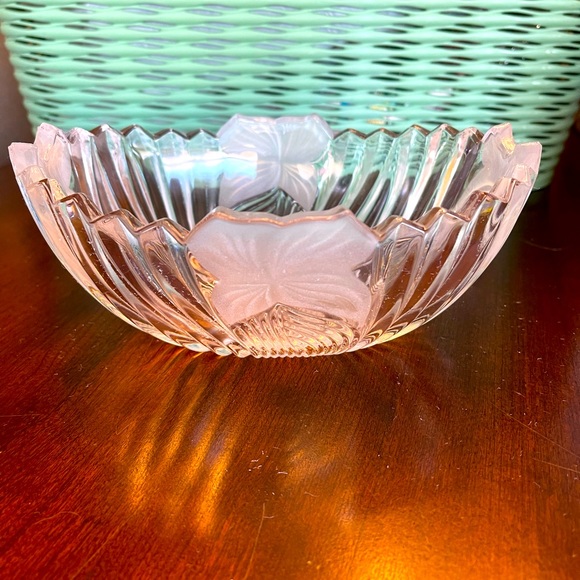 SALE MIKASA Oval Crystal Candy Nut Dish Deep Cut Ridges Scalloped - Picture 1 of 4